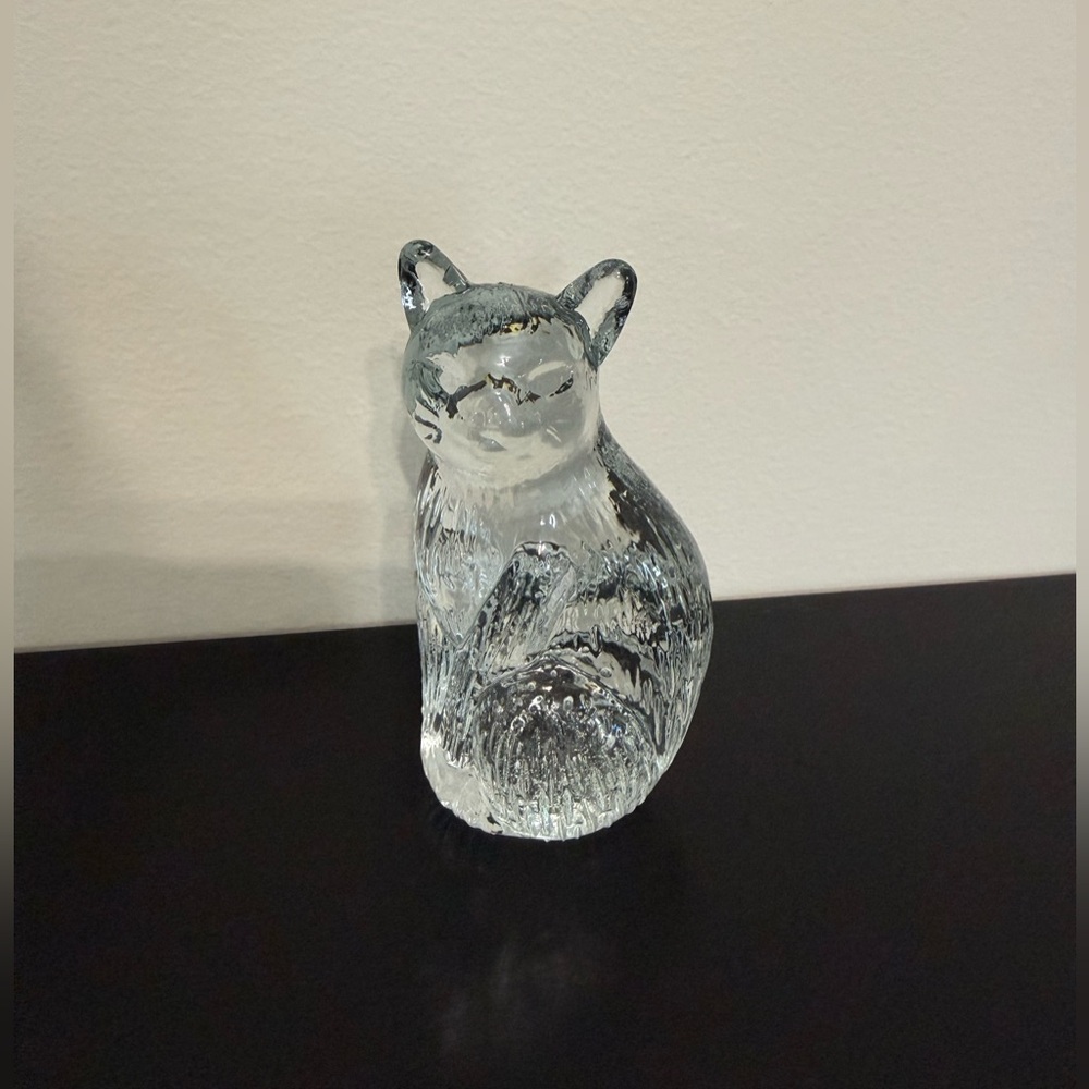 Glass Kitty Cat Figurine/ Paperweight